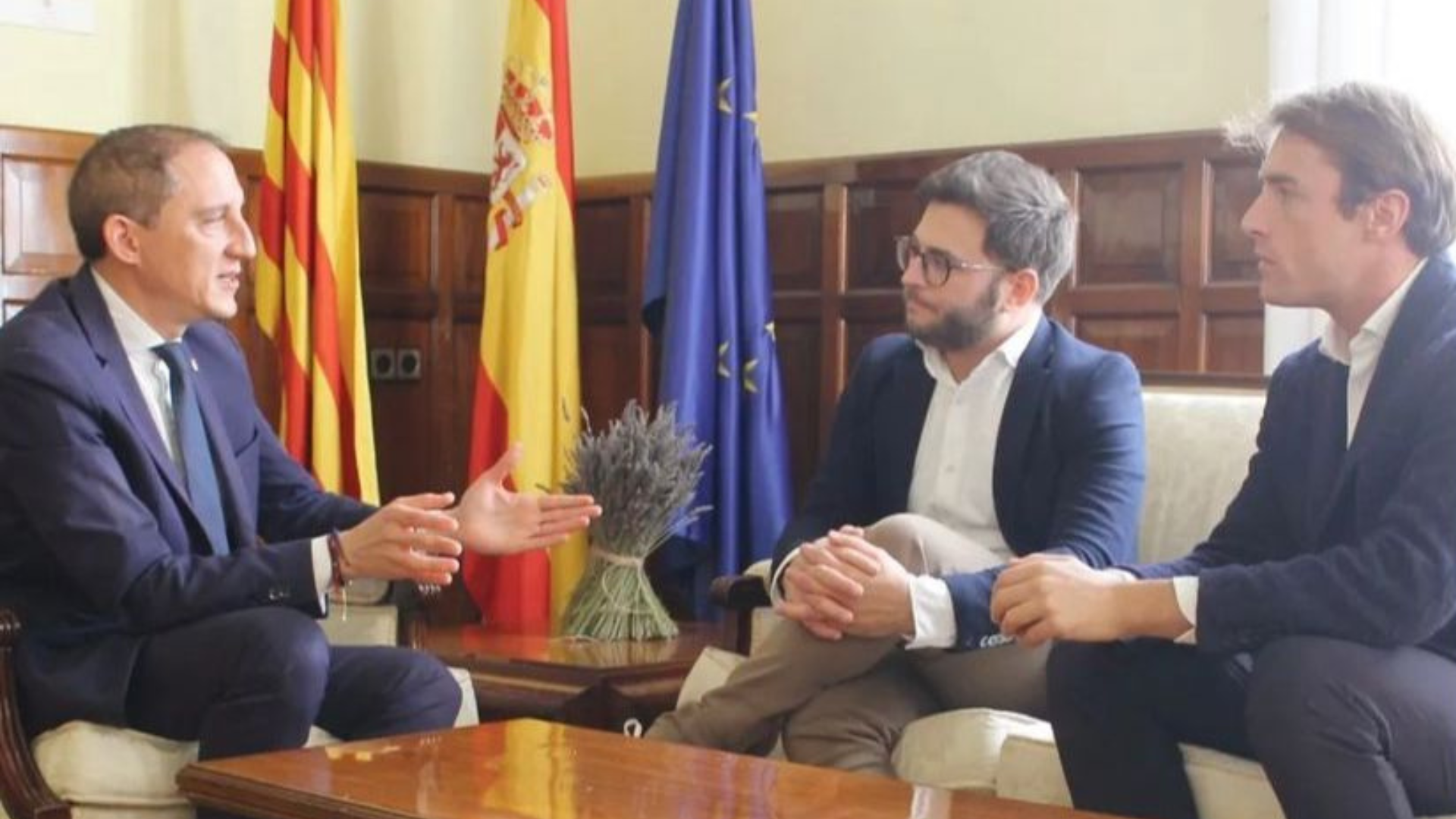 relacions institucionals (1)